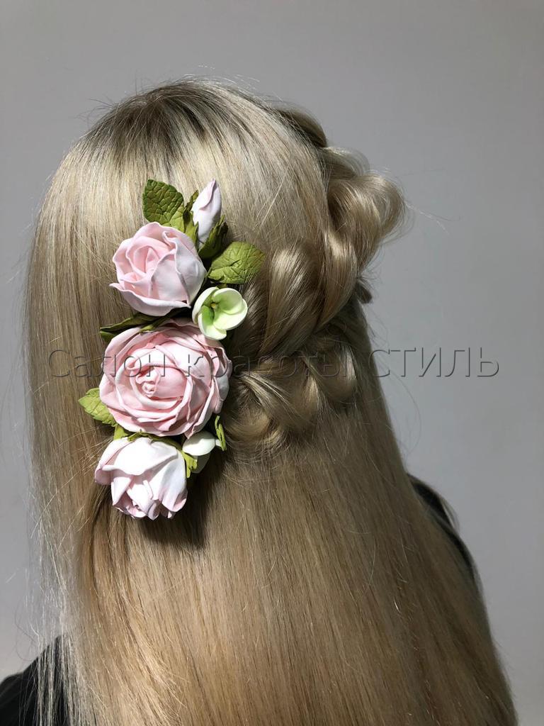 Фото работы мастера стрижка или маникюр