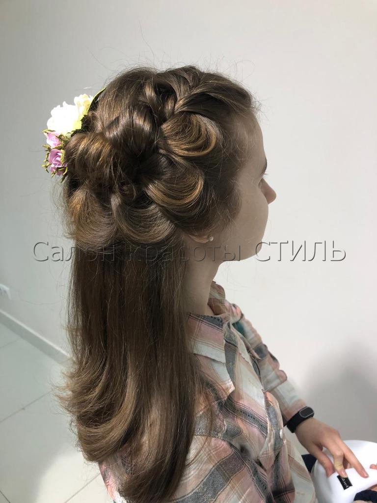 Фото работы мастера стрижка или маникюр