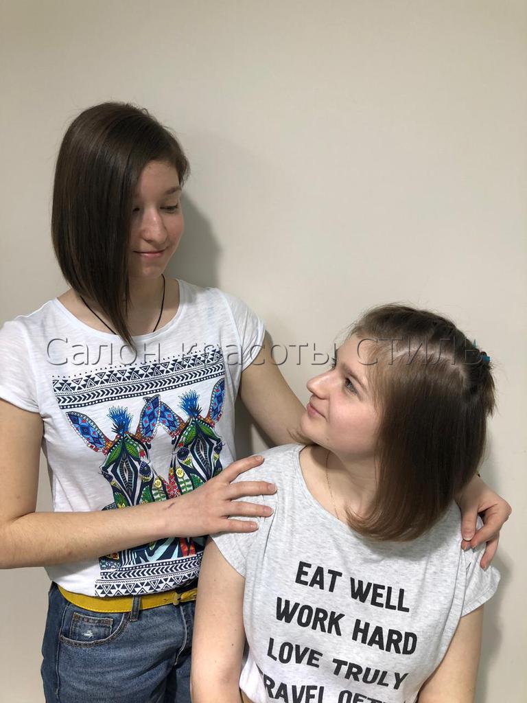 Фото работы мастера стрижка или маникюр